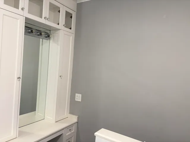 a bathroom with a toilet