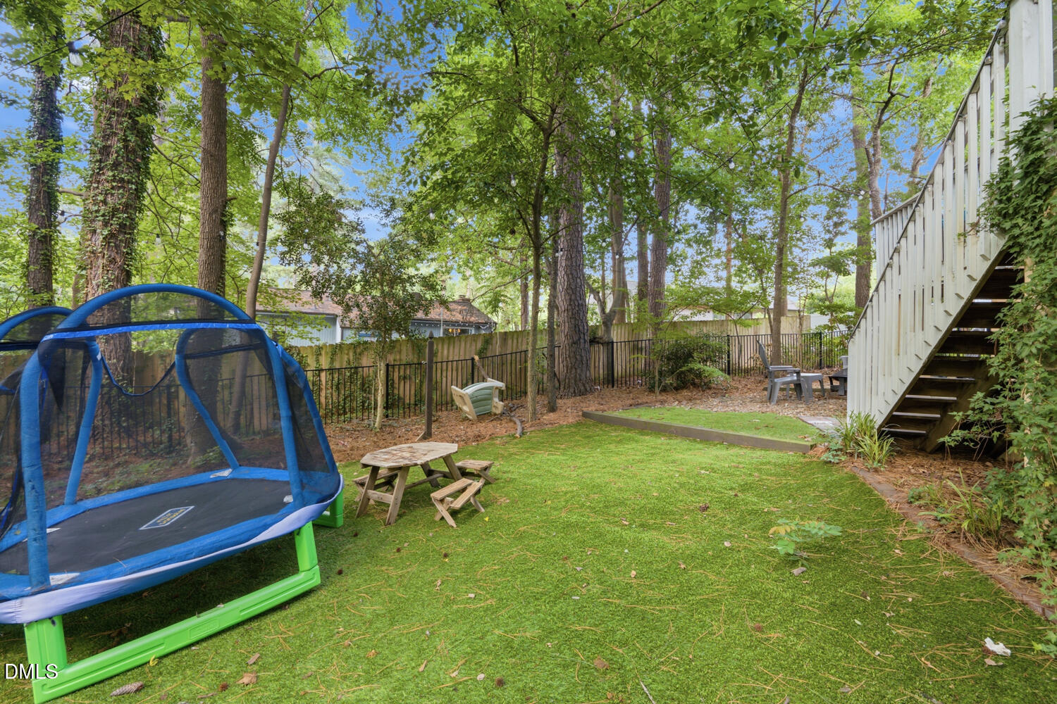 412 Thyme Place Raleigh, NC 27609 - Photo 37 of 40 412 thyme05