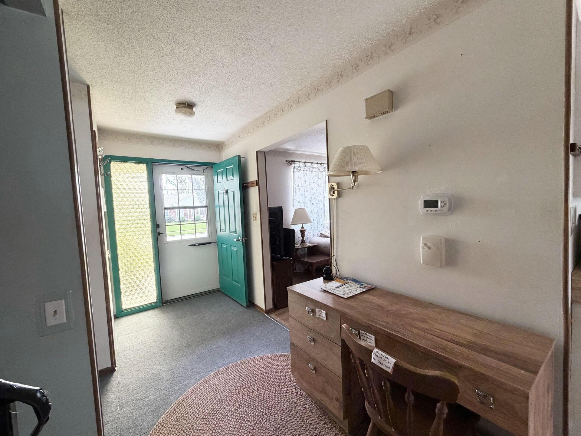 276 Allview Road Westerville, OH 43081 - Photo 2 of 23 Entry1