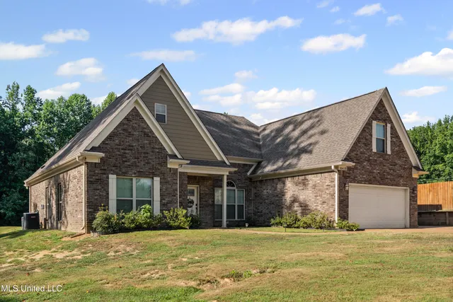 $369,900 | 10437 Emerald Cove, Hernando, MS 38632
