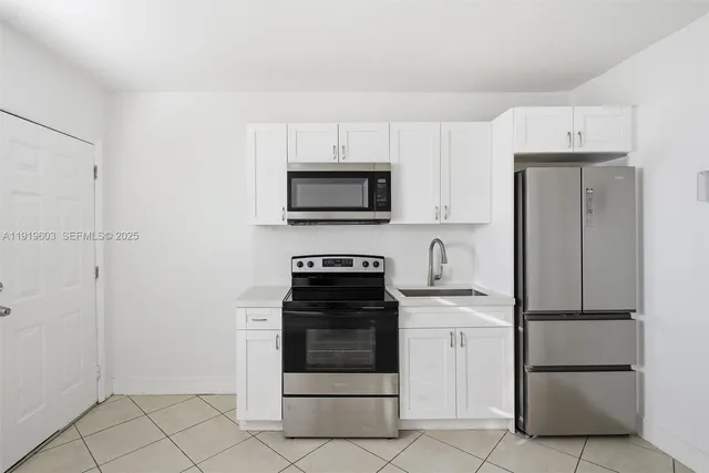 $2,650 | 2445 Southwest 18th Street, Unit 3, Miami, FL 33145