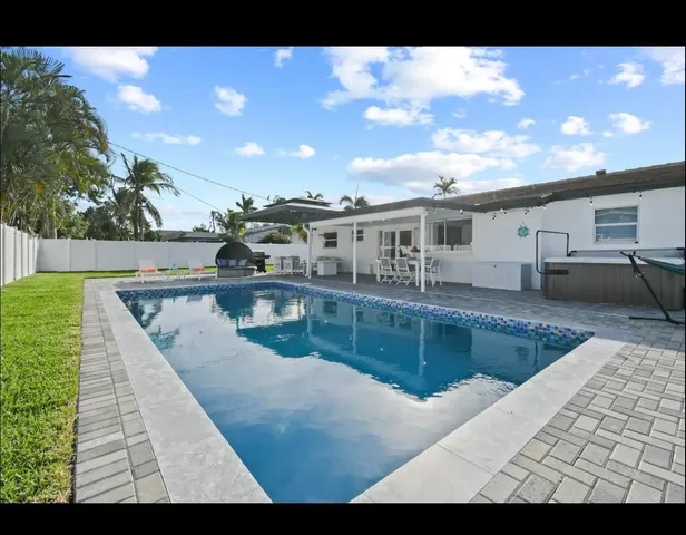 $5,500 | 5040 Northeast 22nd Avenue, Lighthouse Point, FL 33064