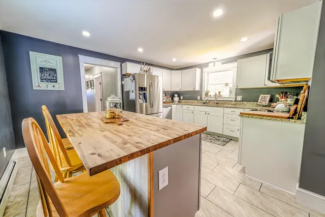 $549,000 | 304 Main Road North, Hampden, ME 04444