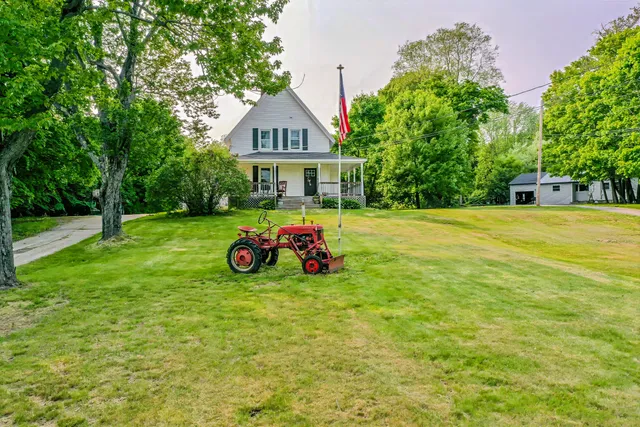 $549,000 | 304 Main Road North, Hampden, ME 04444