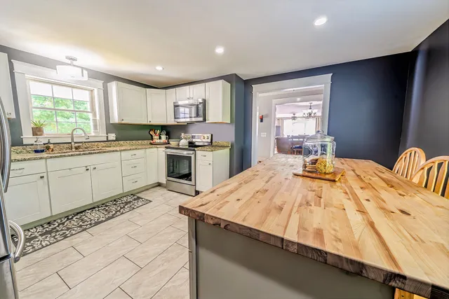 $549,000 | 304 Main Road North, Hampden, ME 04444