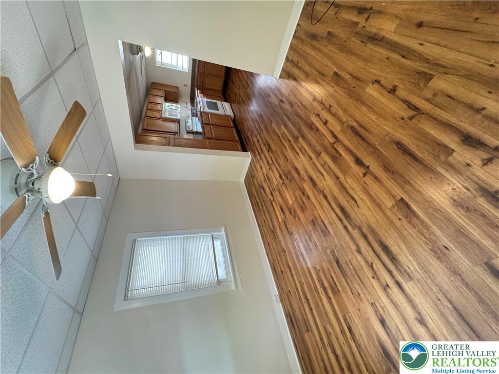 748 Mauch Chunk Road Palmerton, PA 18071 - Photo 5 of 22 Living Room