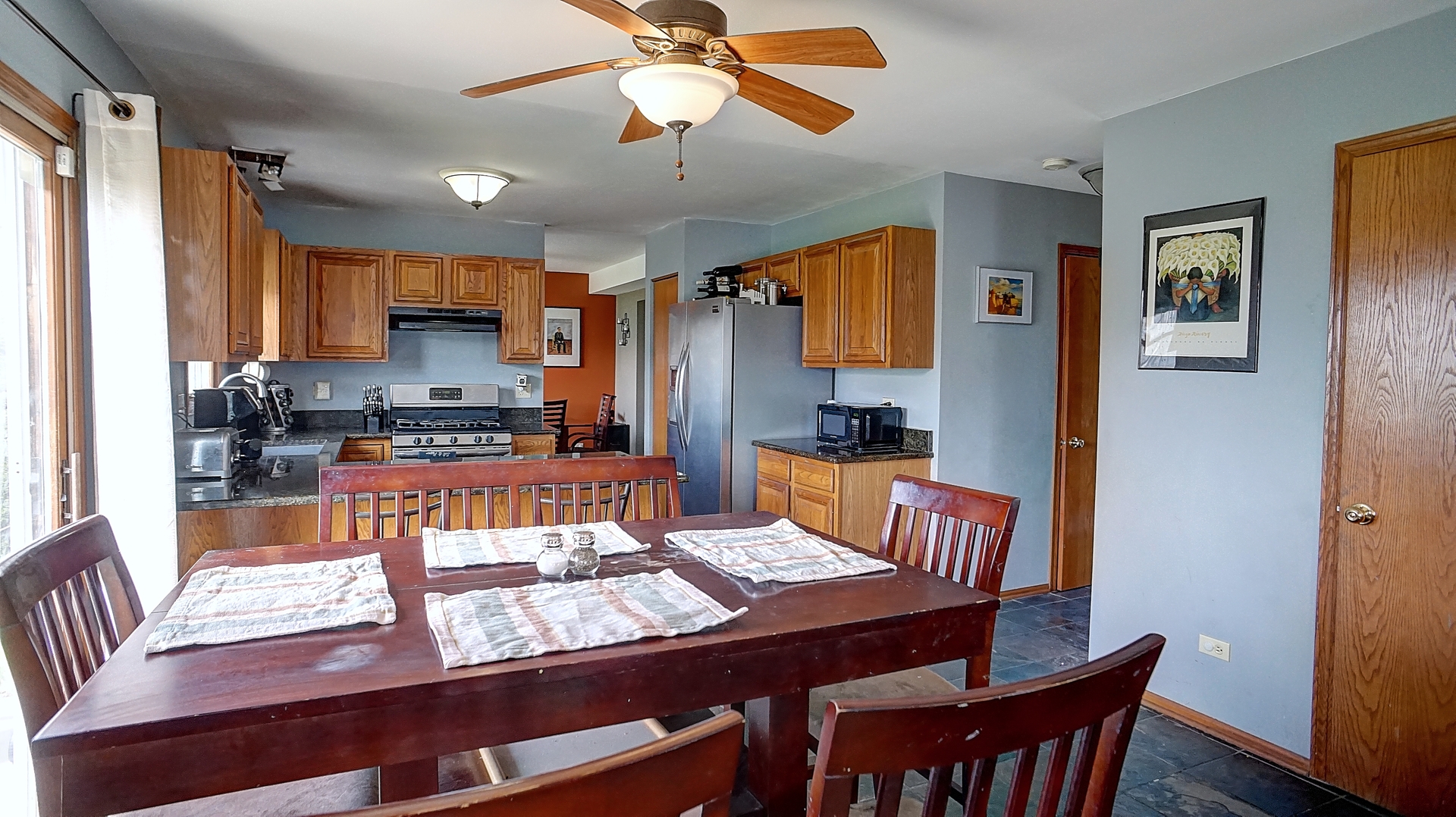 1817 Prairie Ridge Drive Plainfield, IL 60586 - Photo 3 of 18