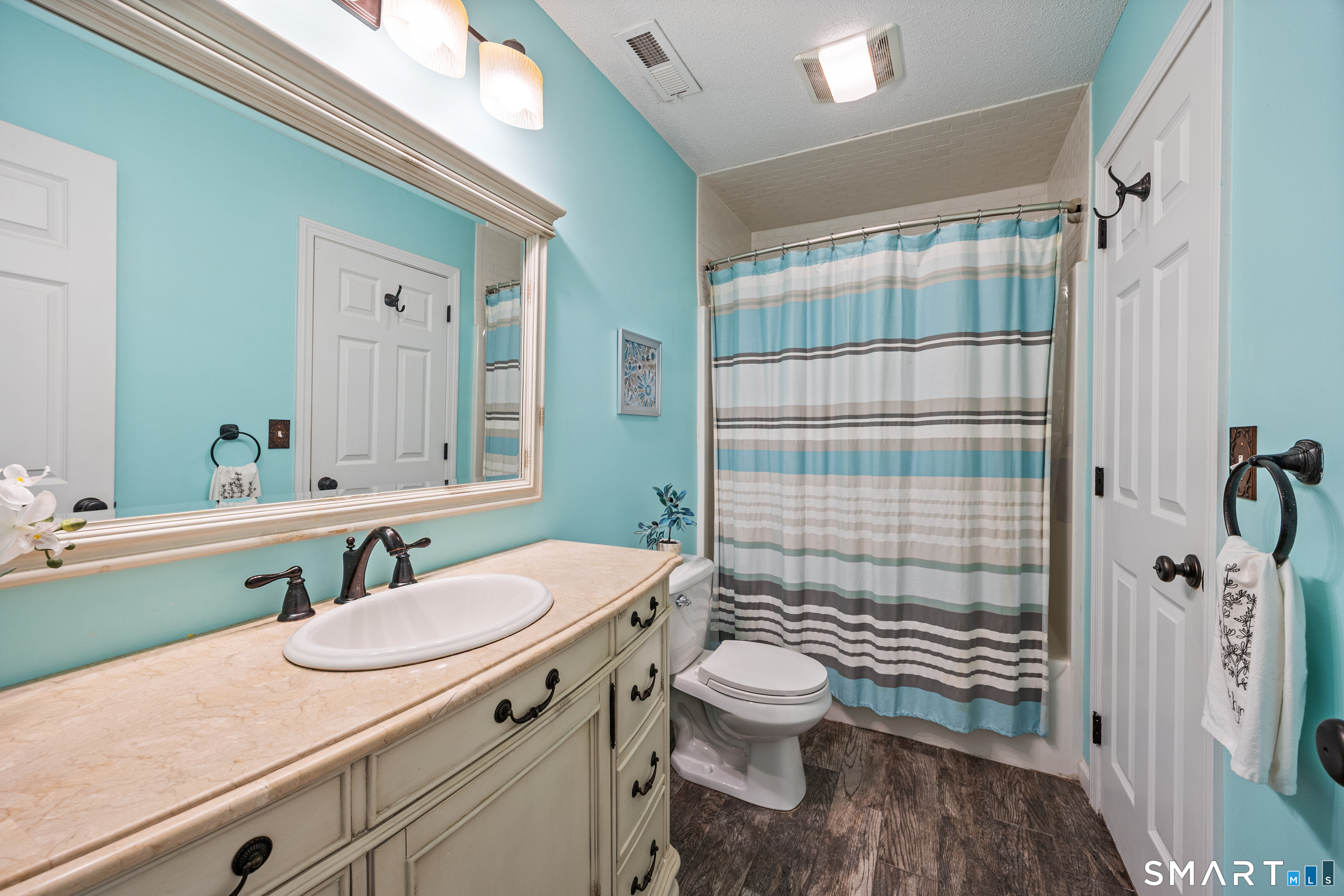 119 Taft Pointe, Unit 3 Waterbury, CT 06708 - Photo 20 of 29 Tiled bath