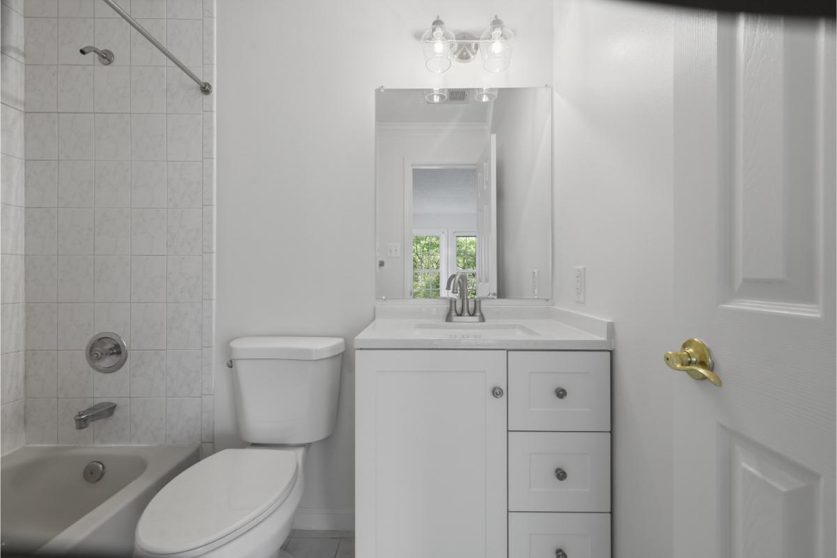 6470 Greenfield Road, Unit 1105 Elkridge, MD 21075 - Photo 12 of 18 Bath #2