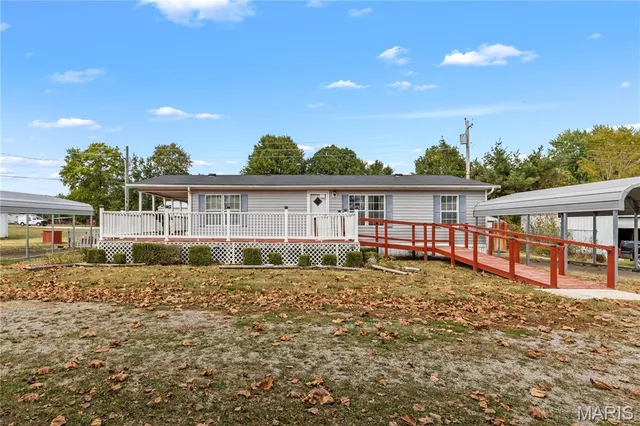 $100,000 | 30370 Domino Lane, Godfrey, IL 62035