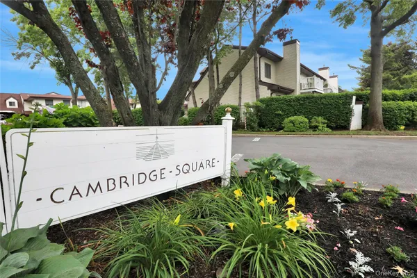 $475,000 | 100 Cambridge Drive West, Unit 100, Copiague, NY 11726