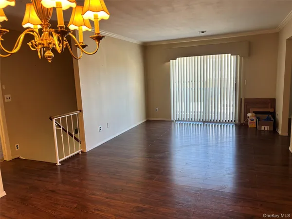 $475,000 | 100 Cambridge Drive West, Copiague, NY 11726