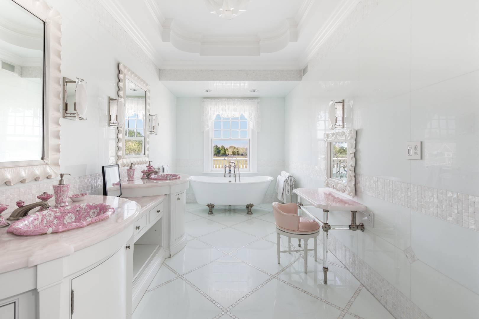 612 Halsey Lane Bridgehampton, NY 11932 - Photo 24 of 31 a living room with furniture and window