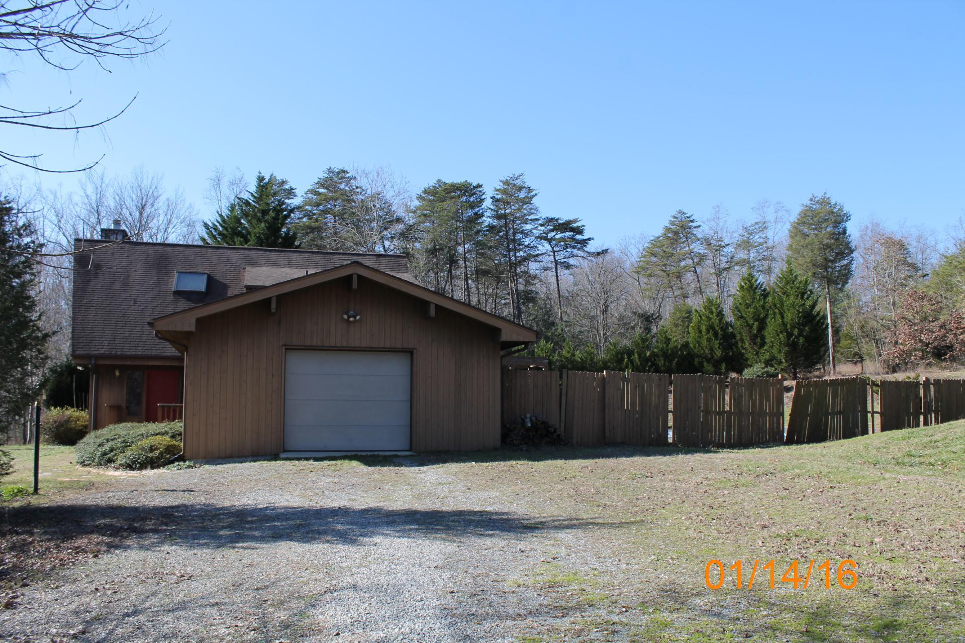 75 Windtree Court Moneta, VA 24121 - Photo 2 of 27 IMG_9669 dated