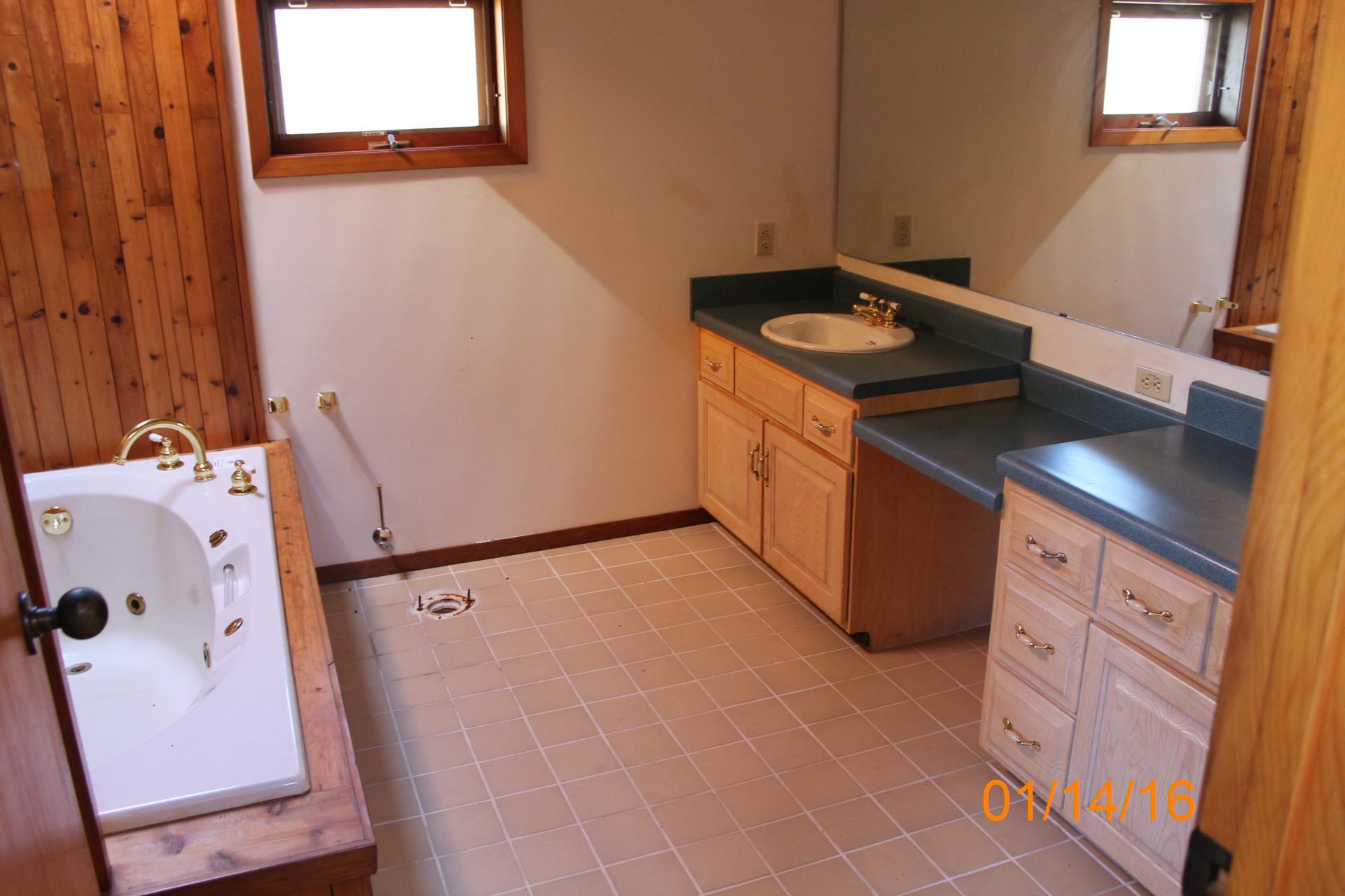 75 Windtree Court Moneta, VA 24121 - Photo 23 of 27 IMG_9725 dated
