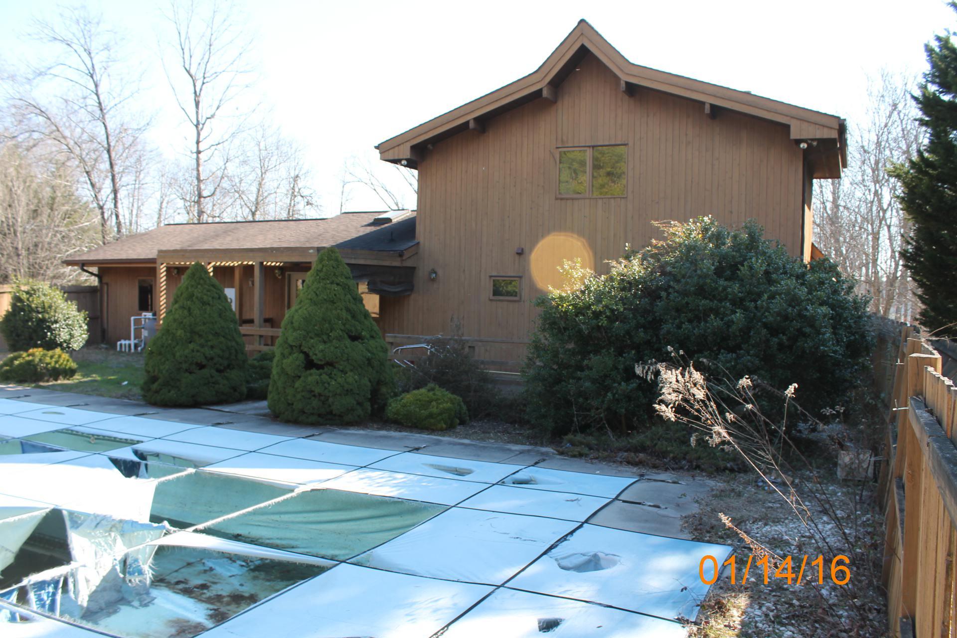 75 Windtree Court Moneta, VA 24121 - Photo 7 of 27 IMG_9685 dated