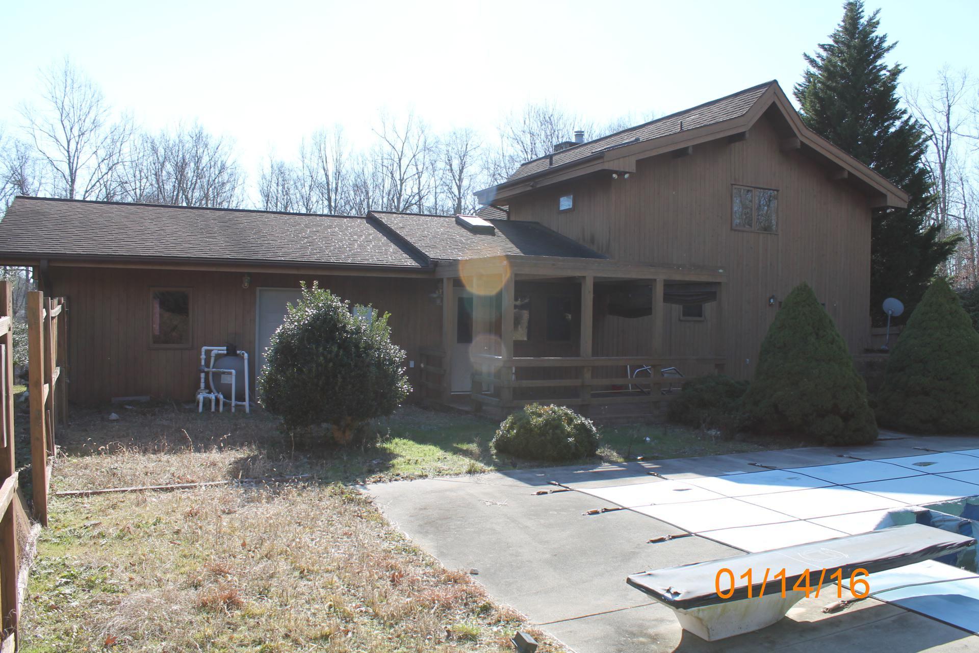 75 Windtree Court Moneta, VA 24121 - Photo 8 of 27 IMG_9686 dated