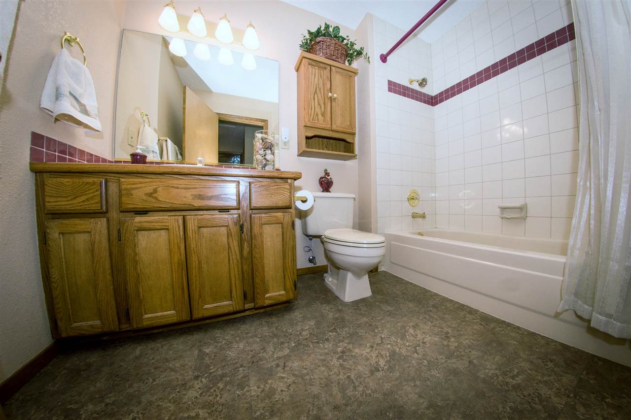 2306 East Winger Road Spokane, WA 99208 - Photo 9 of 18