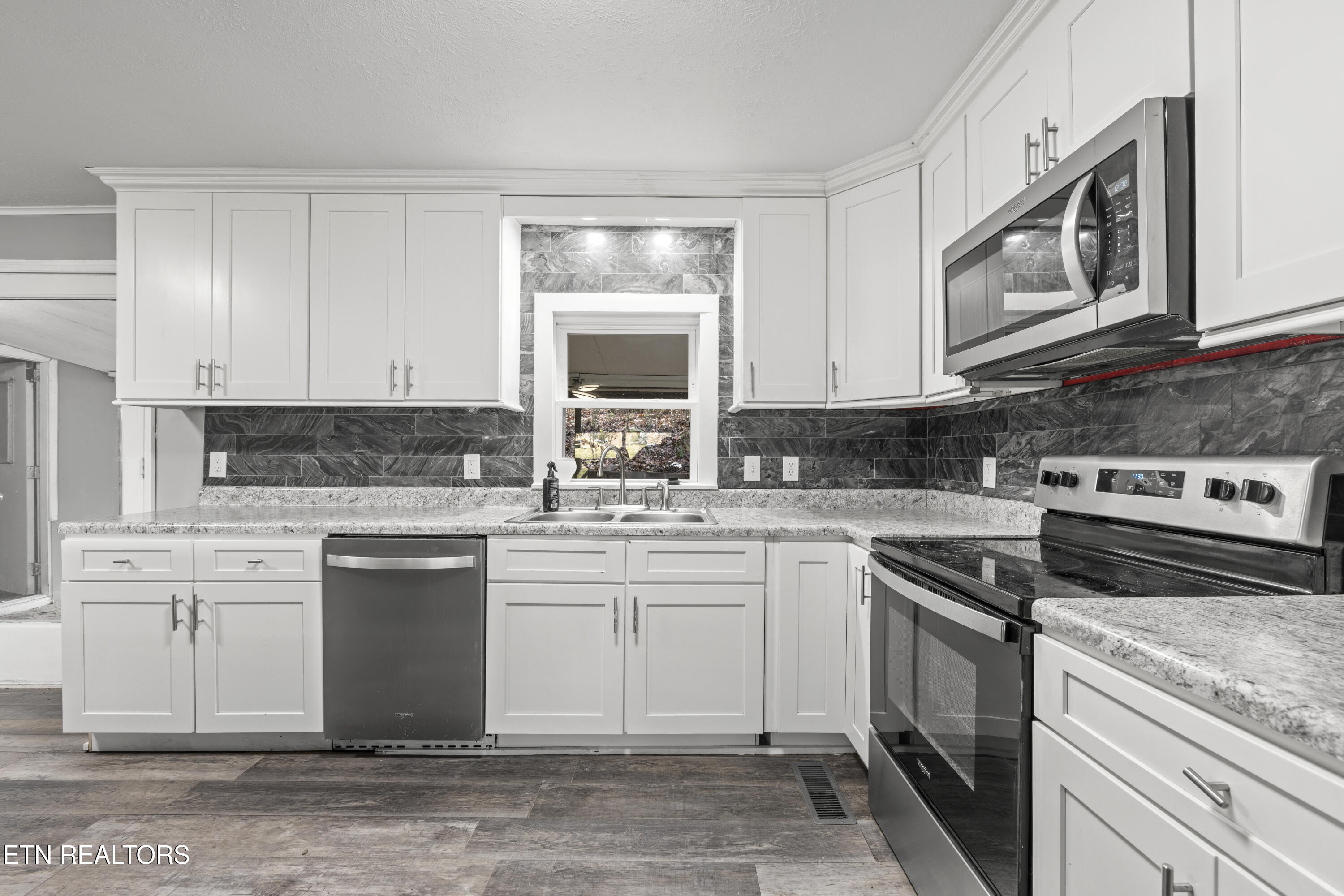 1037 Foust Carney Road Powell, TN 37849 - Photo 4 of 45 Updated Kitchen - Plenty of Storage