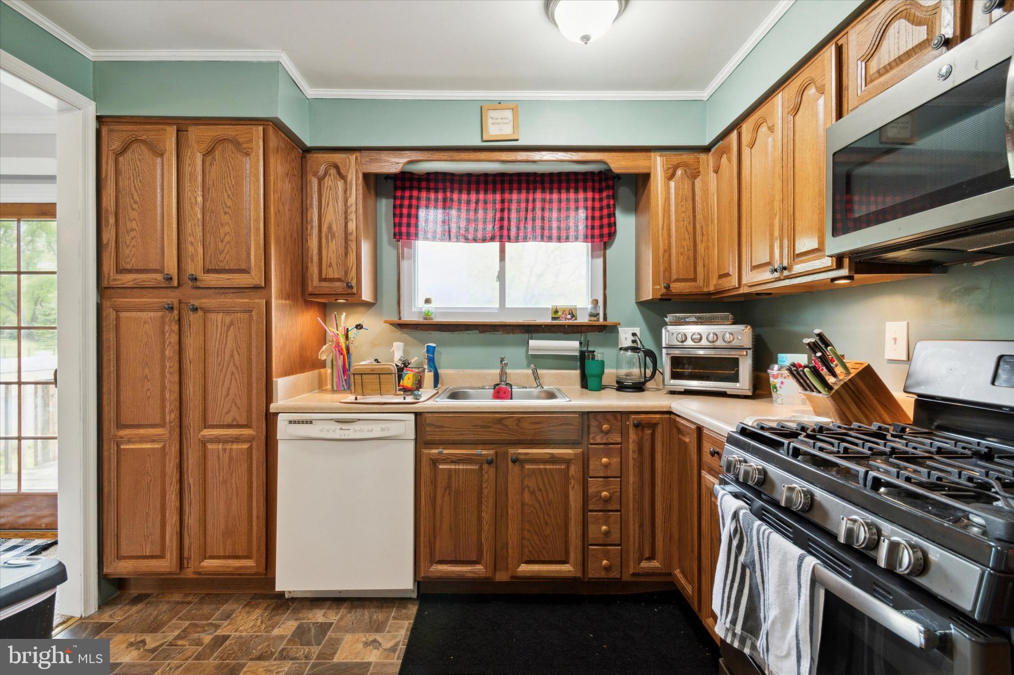 122 Lafayette Road Beverly, NJ 08010 - Photo 3 of 18