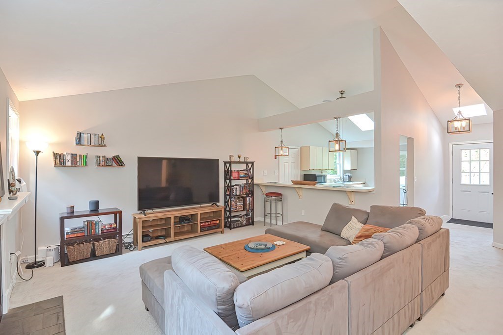 15 Autumn Road Medway, MA 02053 - Photo 5 of 42 Gallery Image 5