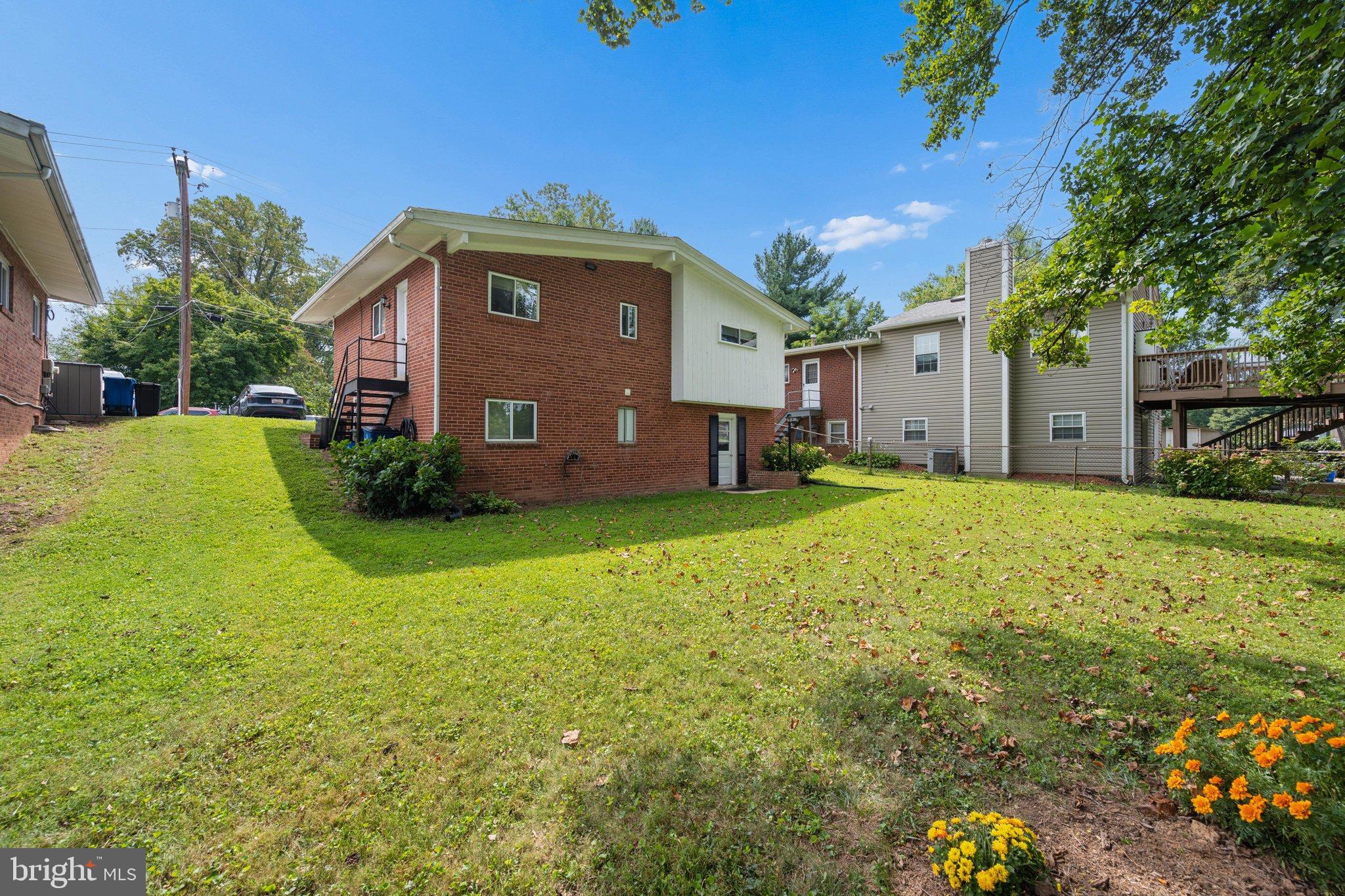 11302 Kenton Place Silver Spring, MD 20902 - Photo 46 of 50 Room to G R O W (county permits required)