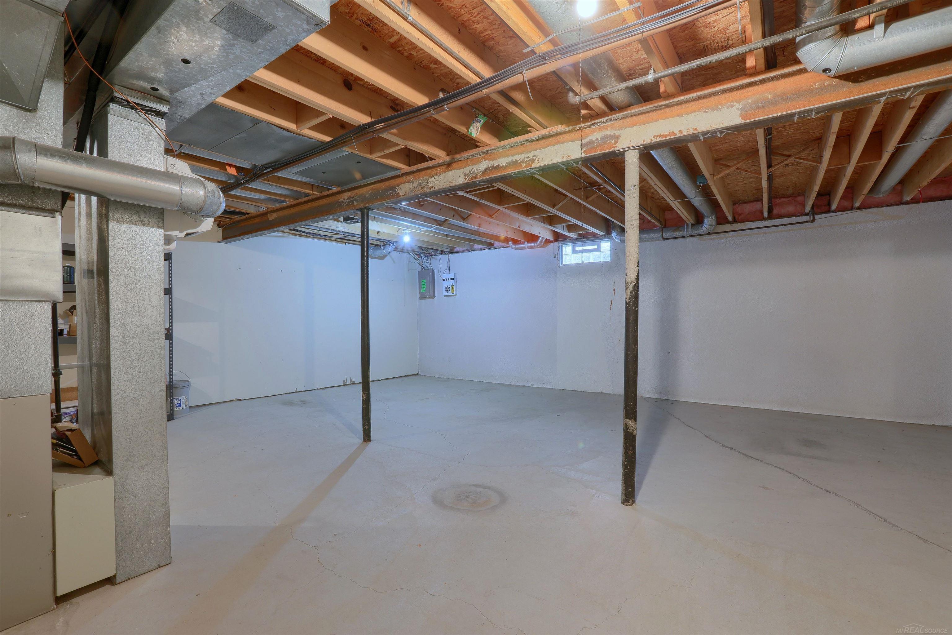 616 Ashley Circle East Rochester, MI 48307 - Photo 26 of 37 50166757-8849fb54-4714-4276-855b-cb51e496179e.JPG