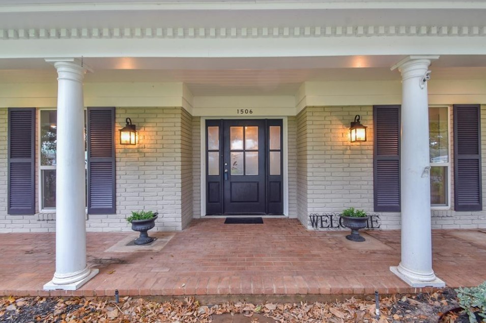 1506 10th Street Hempstead, TX 77445 - Photo 6 of 31 a view of entrance front of house
