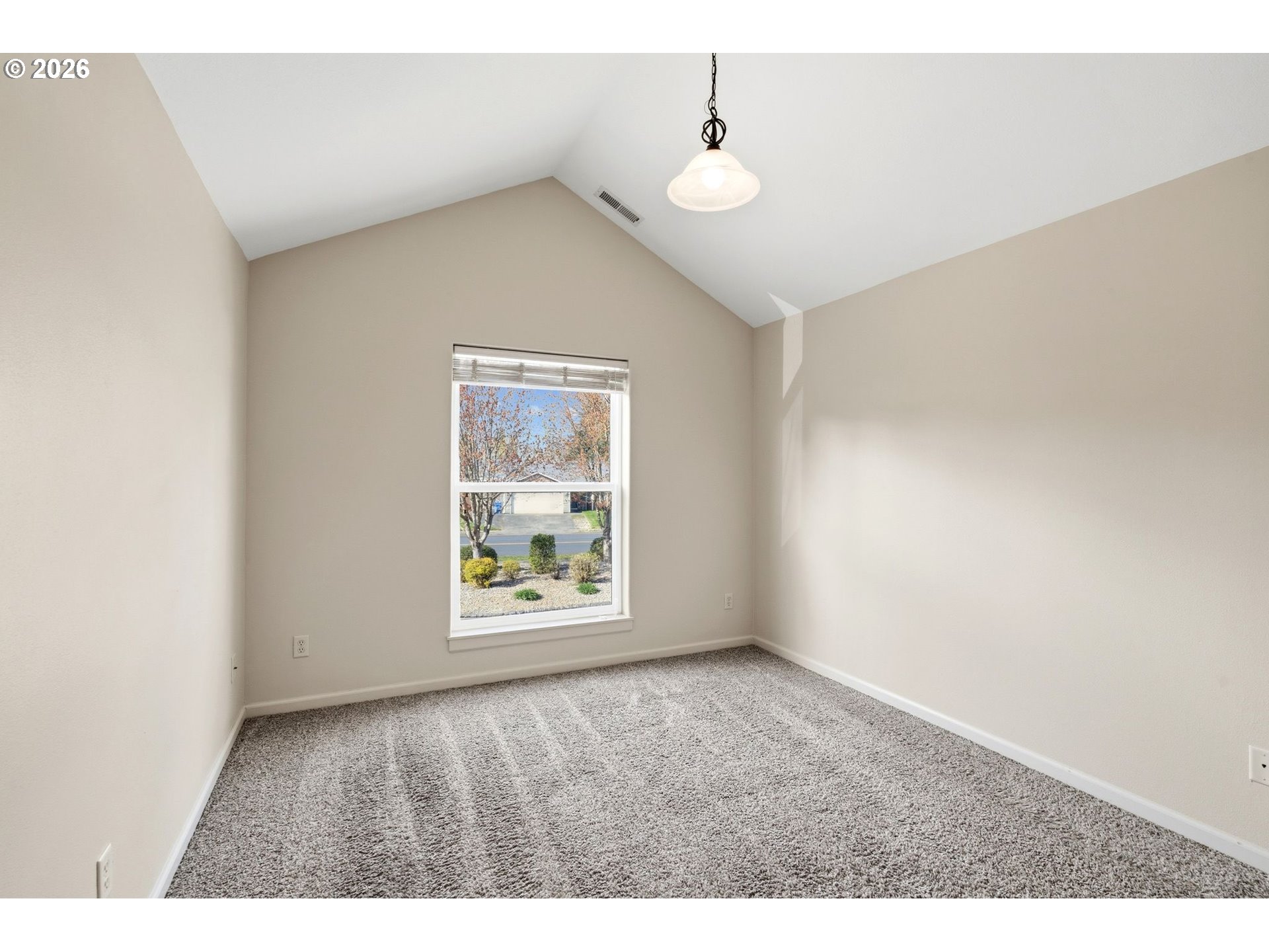 103 Rainbow Way, Unit 2 Kelso, WA 98626 - Photo 28 of 48 Primary Bedroom