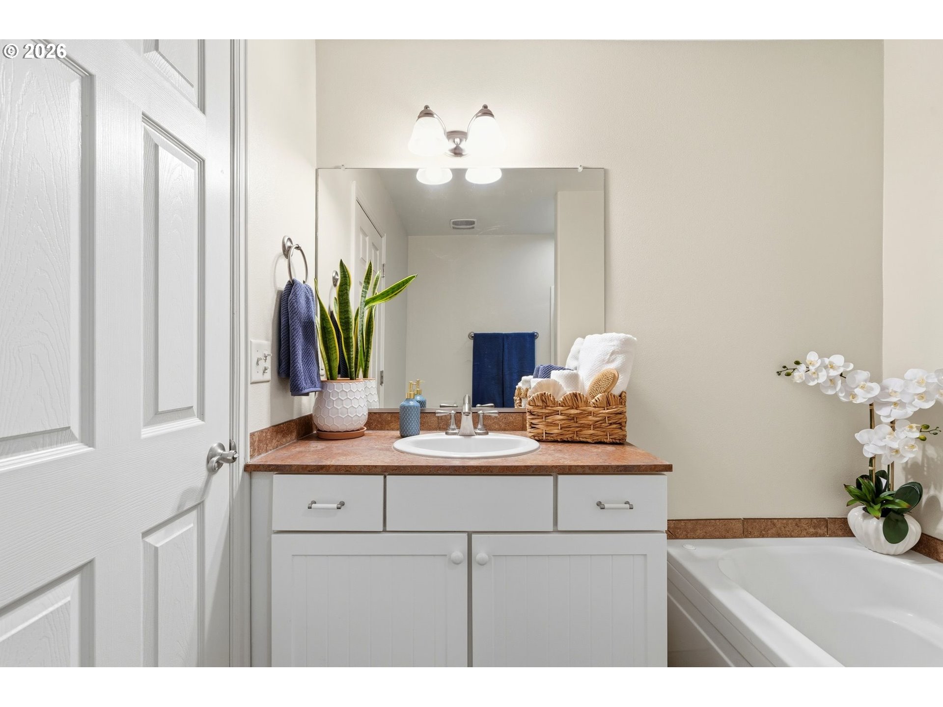 103 Rainbow Way, Unit 2 Kelso, WA 98626 - Photo 34 of 48 Primary Bedroom