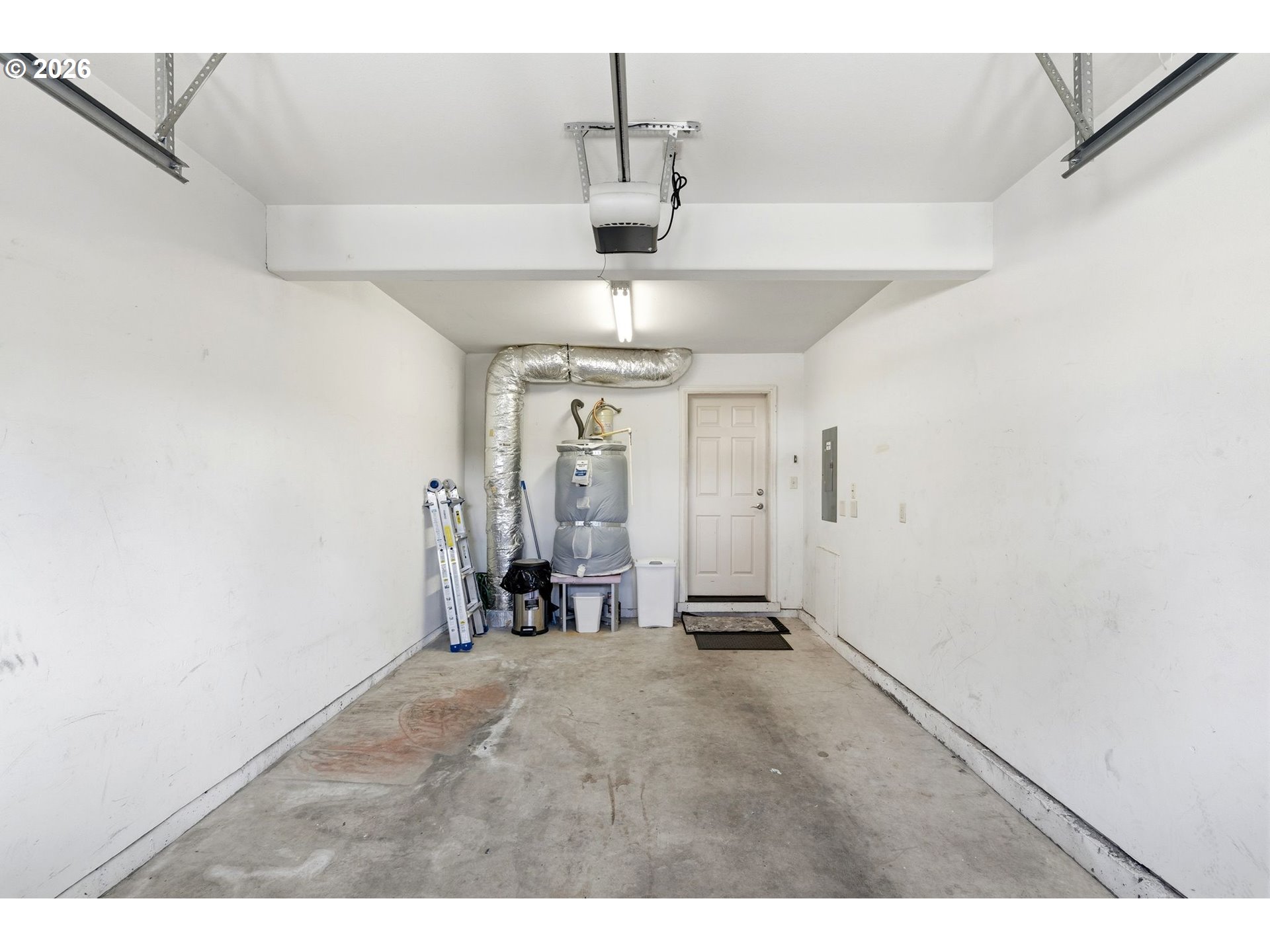 103 Rainbow Way, Unit 2 Kelso, WA 98626 - Photo 43 of 48 Garage