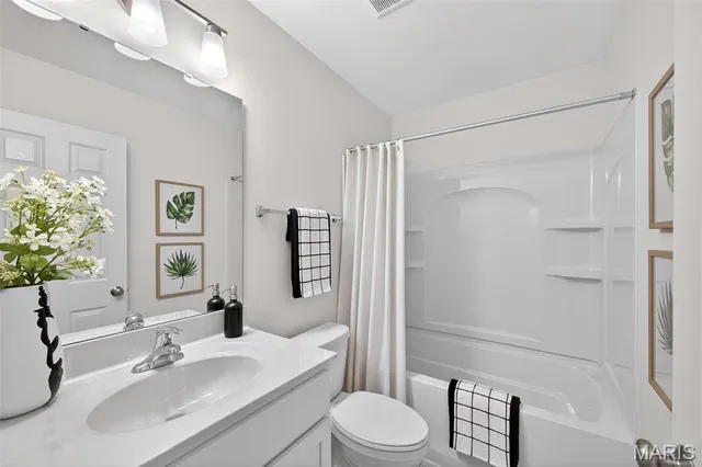 $462,920 | 206 Marais Temps Clair Drive, St. Charles, MO 63301