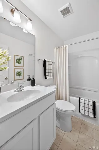 $462,920 | 206 Marais Temps Clair Drive, St. Charles, MO 63301