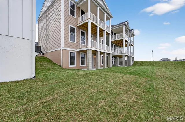 $462,920 | 206 Marais Temps Clair Drive, St. Charles, MO 63301