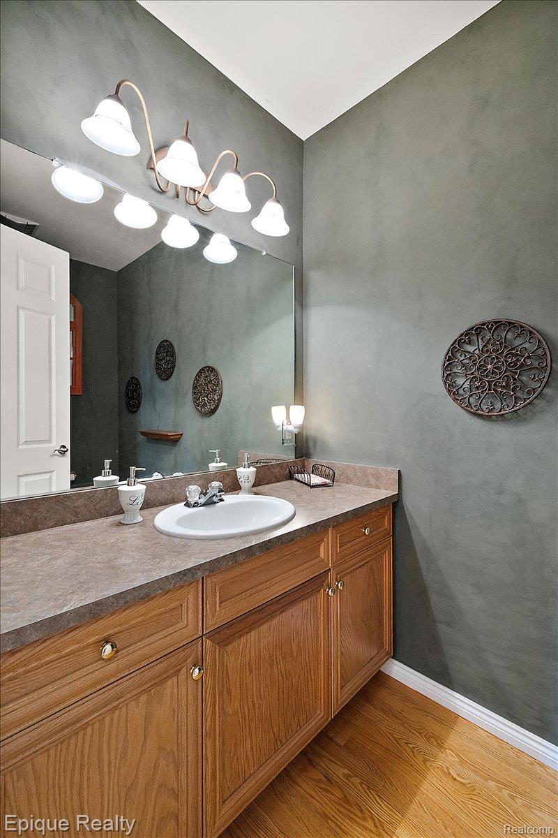 5675 Golf Pointe Drive Clarkston, MI 48348 - Photo 25 of 80 46-5675 Golf Pointe-46.jpg