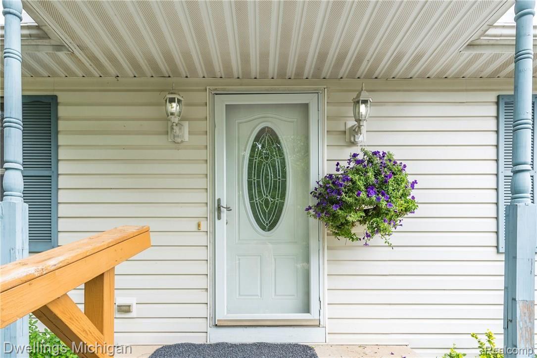 44574 Ecorse Road Belleville, MI 48111 - Photo 3 of 39 Front Door