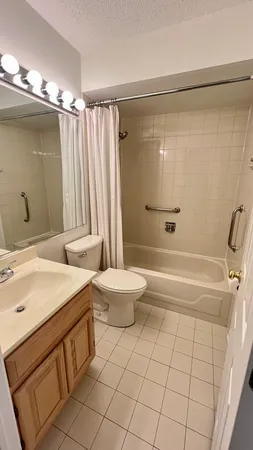 $289,900 | 36 West Fern Court, Unit 117B, Palatine, IL 60067