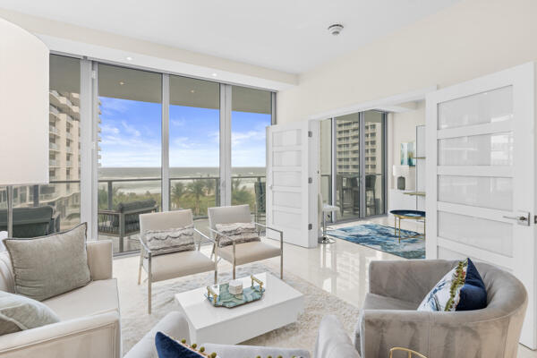 3100 North Ocean Drive, Unit 704 Riviera Beach, FL 33404 - Photo 20 of 69 Living room