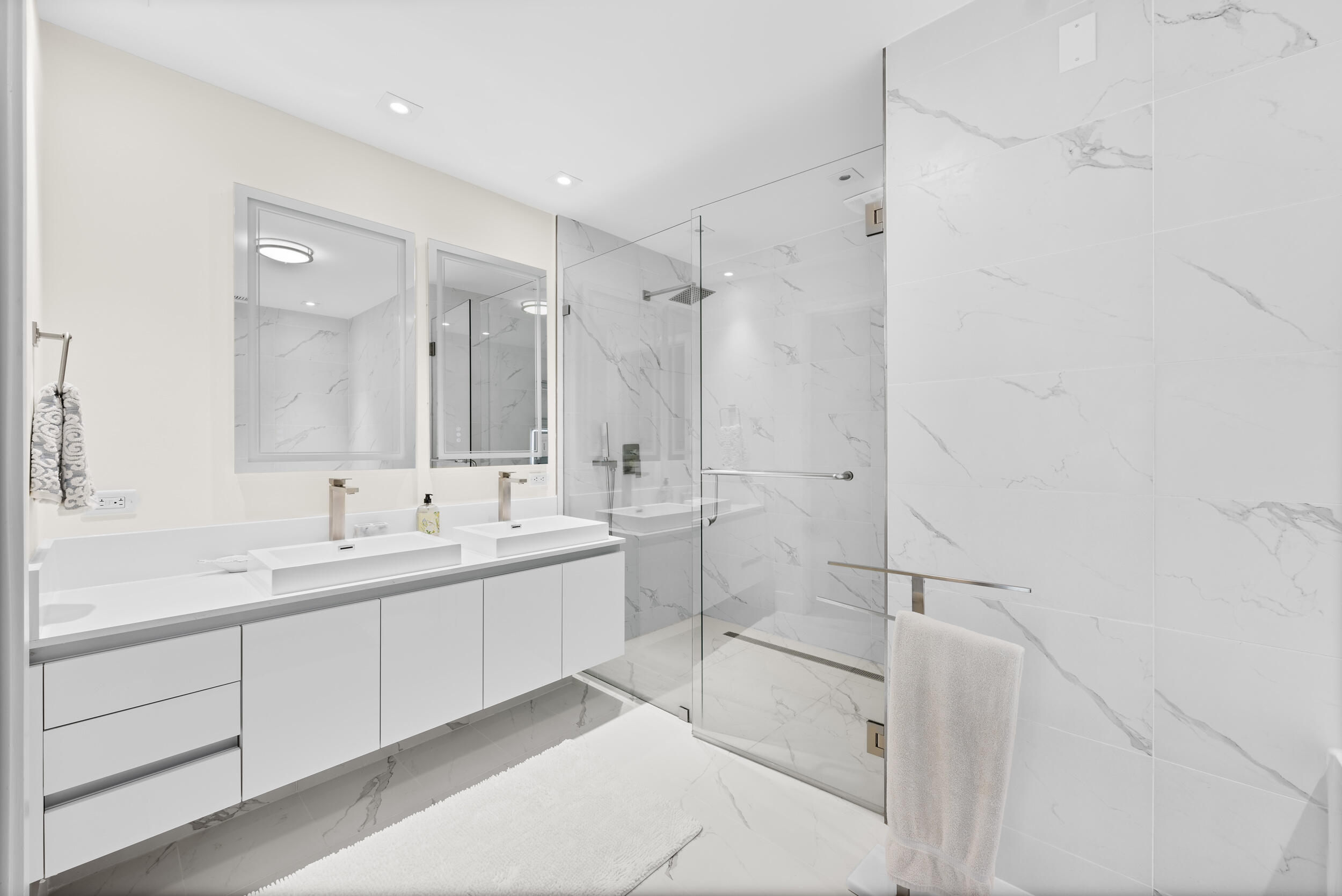 3100 North Ocean Drive, Unit 704 Riviera Beach, FL 33404 - Photo 32 of 69 Primary bath