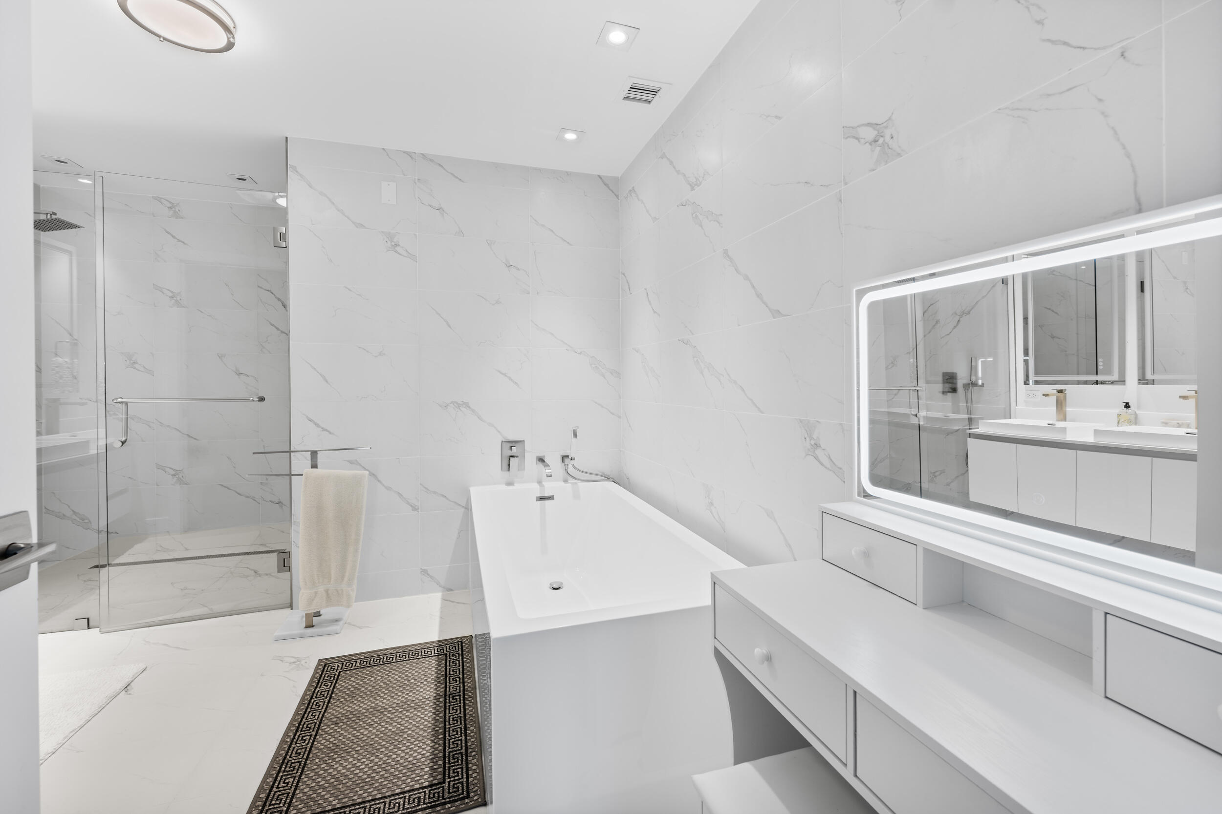 3100 North Ocean Drive, Unit 704 Riviera Beach, FL 33404 - Photo 33 of 69 Primary Bath