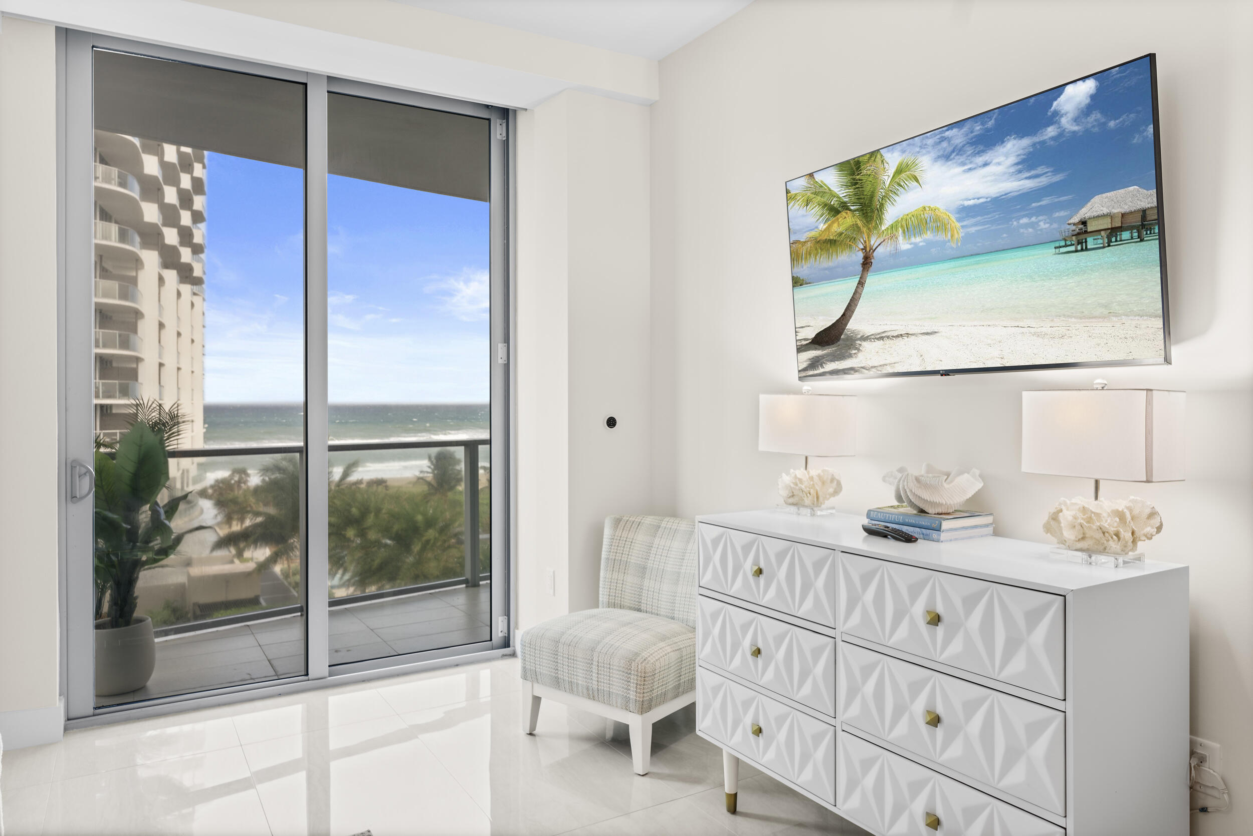 3100 North Ocean Drive, Unit 704 Riviera Beach, FL 33404 - Photo 37 of 69 Primary Room