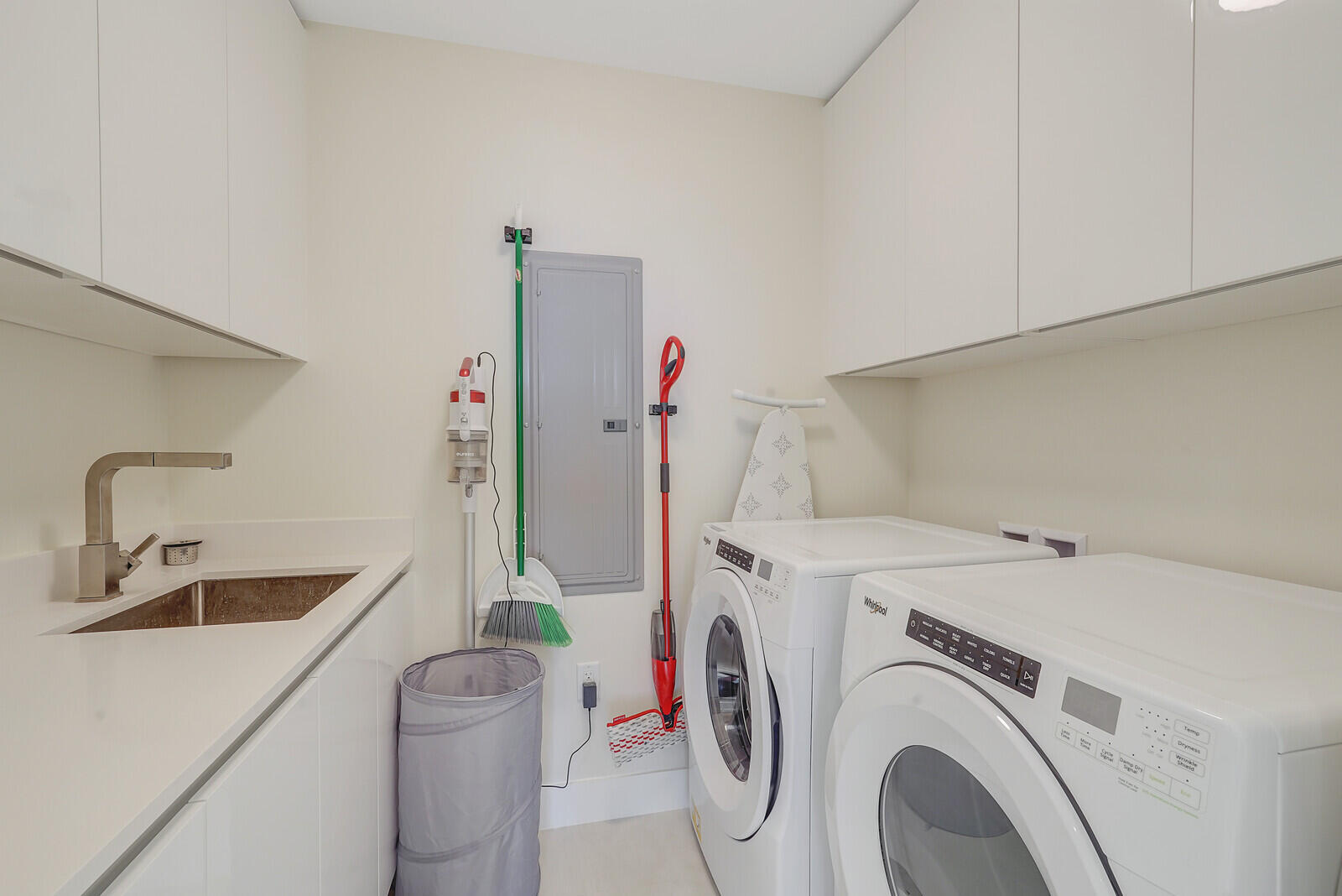 3100 North Ocean Drive, Unit 704 Riviera Beach, FL 33404 - Photo 51 of 69 Laundry Room