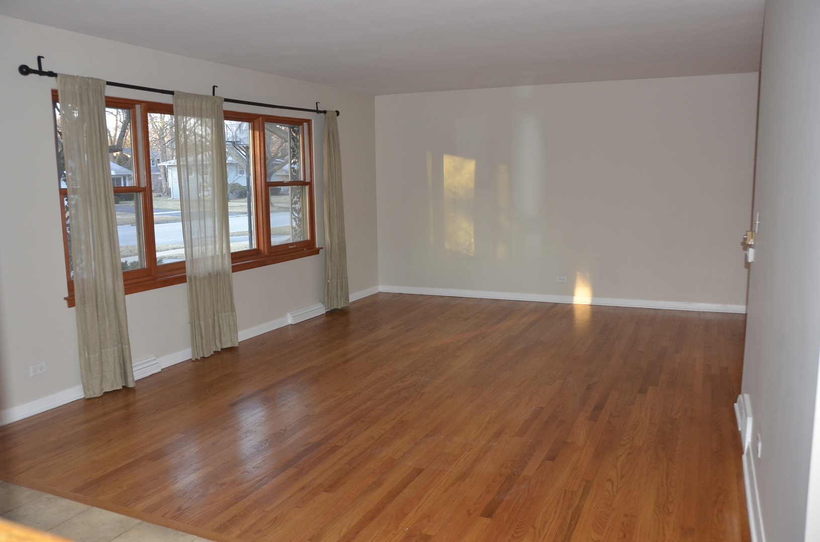 324 West Gartner Road Naperville, IL 60540 - Photo 2 of 18
