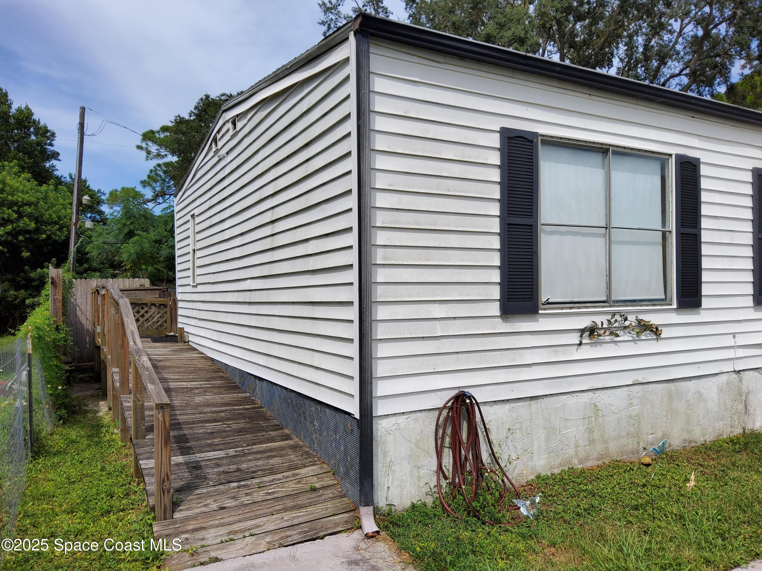 522 Clearview Drive Cocoa, FL 32927 - Photo 24 of 43 a view of a backyard with sitting area