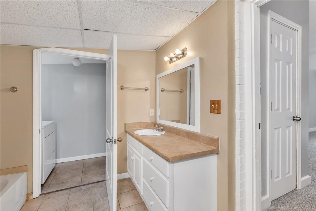 4559 Oakley Pirkle Road Martinez, GA 30907 - Photo 13 of 27 Main BR bathroom