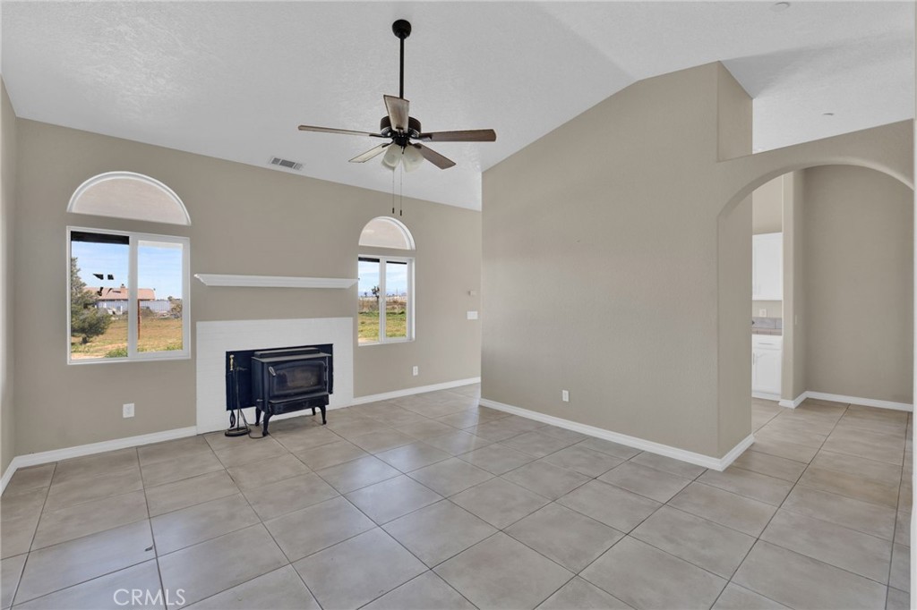 12865 Barbet Road Phelan, CA 92371 - Photo 6 of 51