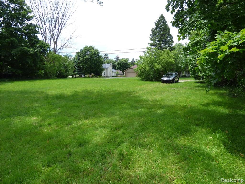 21104 Gill Road Farmington Hills, MI 48335 - Photo 5 of 17