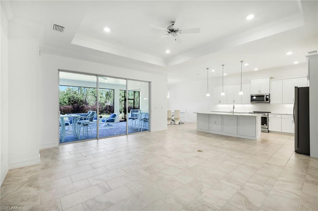 28105 Captiva Shell Loop Bonita Springs, FL 34135 - Photo 6 of 38
