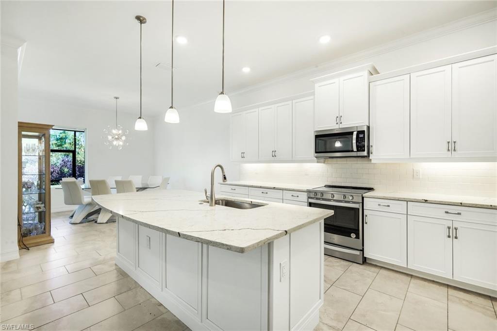 28105 Captiva Shell Loop Bonita Springs, FL 34135 - Photo 10 of 38
