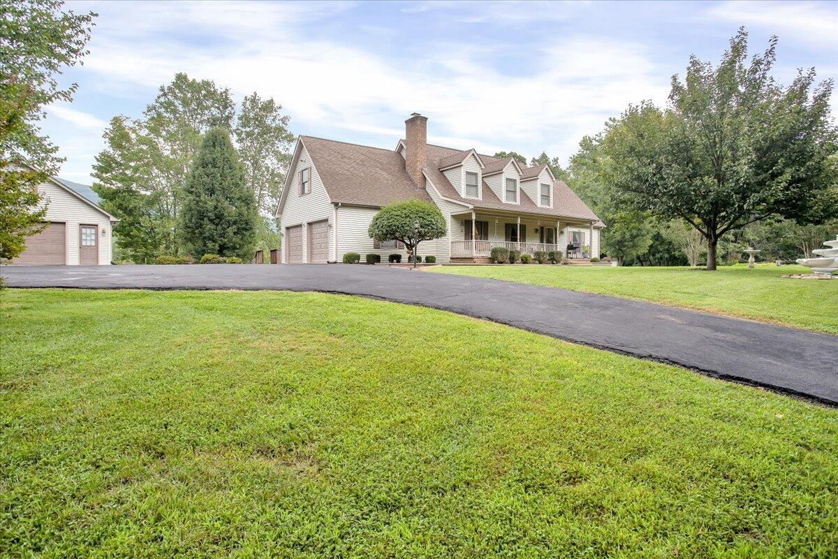 1441 Edgebrook Road Salem, VA 24153 - Photo 1 of 1 03-1441 Edgebrook Rd_003